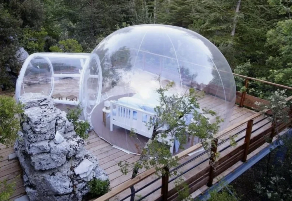 clear outdoor bubble tent